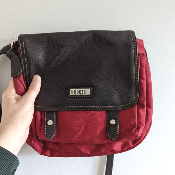 Roots bag shoulder/ cross body in burgundy and brown (donated) - Picture 1 of 6